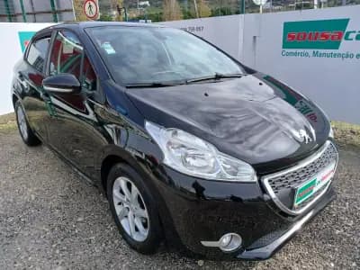 Sell Peugeot 208 2015 - 7450 EUR, 100037 km - AUTO.MOTO.pt