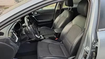 Vendo Kia Ceed SW 2018 - 12890 EUR, 154828 km - AUTO.MOTO.pt