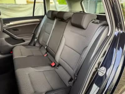 Vendo Volkswagen Golf Variant 2019 - 13590 EUR, 180000 km - AUTO.MOTO.pt