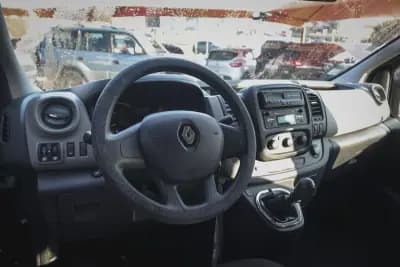 Vendo Renault Trafic 2017 - 21750 EUR, 201400 km - AUTO.MOTO.pt