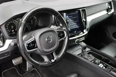 Vendo Volvo V60 2020 - 26400 EUR, 128429 km - AUTO.MOTO.pt