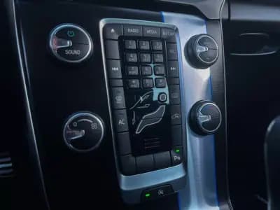 Vendo Volvo V40 2013 - 10490 EUR, 224000 km - AUTO.MOTO.pt