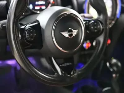 Vendo MINI 2017 - 24900 EUR, 80000 km - AUTO.MOTO.pt