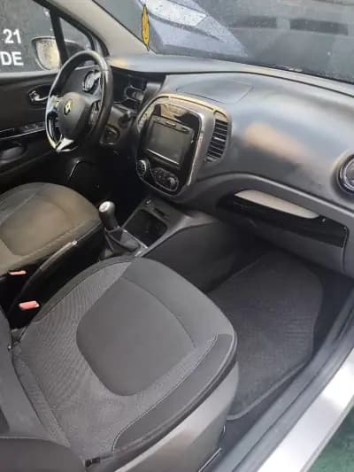 Sell Renault Captur 2015 - 10400 EUR, 180000 km - AUTO.MOTO.pt
