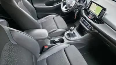 Vendo Hyundai i30 Fastback 2019 - 16500 EUR, 65000 km - AUTO.MOTO.pt