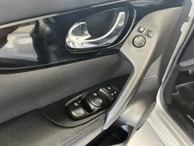 Vendo Nissan Qashqai 2019 - 19600 EUR, 106352 km - AUTO.MOTO.pt