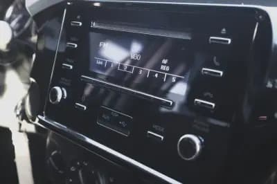 Sell Toyota Hilux 2023 - 44900 EUR, 17280 km - AUTO.MOTO.pt