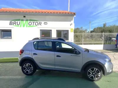 Vendo Dacia Sandero 2020 - 11800 EUR, 172967 km - AUTO.MOTO.pt