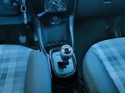 Vendo Peugeot 108 2018 - 9999 EUR, 180453 km - AUTO.MOTO.pt