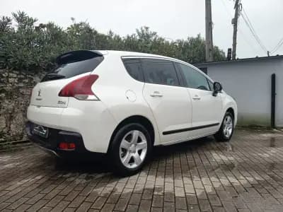 Vendo Peugeot 3008 2014 - 8000 EUR, 304000 km - AUTO.MOTO.pt