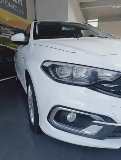 Vendo Fiat Tipo Station Wagon 2021 - 11490 EUR, 139989 km - AUTO.MOTO.pt