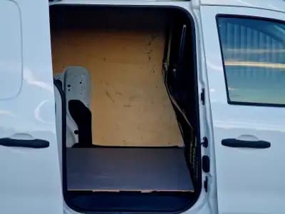 Vendo Renault Express 2021 - 13990 EUR, 121868 km - AUTO.MOTO.pt