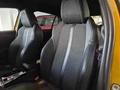 Sell Peugeot e-208 2021 - 18496 EUR, 33131 km - AUTO.MOTO.pt