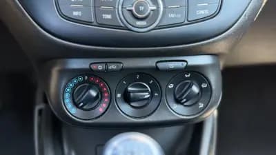 Sell Opel Corsa 2018 - 8900 EUR, 93000 km - AUTO.MOTO.pt