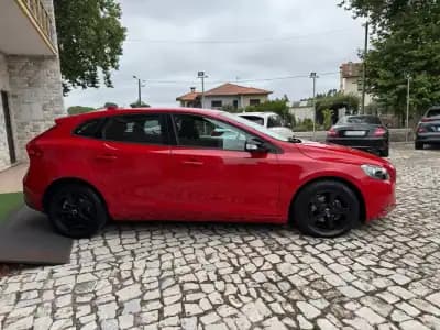 Sell Volvo V40 2017 - 14750 EUR, 138000 km - AUTO.MOTO.pt