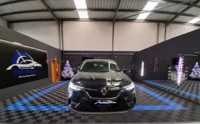 Vendo Renault Arkana 2023 - 27490 EUR, 31092 km - AUTO.MOTO.pt