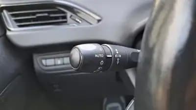 Sell Peugeot 208 2013 - 7980 EUR, 164784 km - AUTO.MOTO.pt