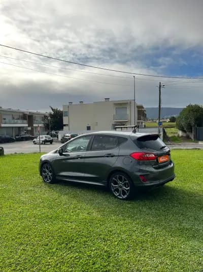 Vendo Ford Fiesta 2018 - 15800 EUR, 33218 km - AUTO.MOTO.pt