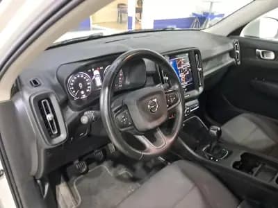 Sell Volvo XC 40 2020 - 26900 EUR, 112869 km - AUTO.MOTO.pt