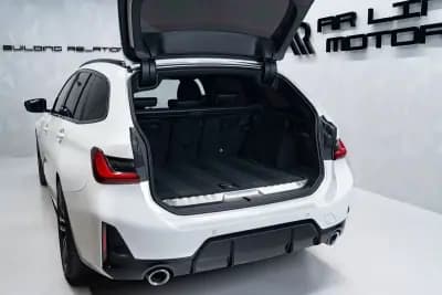 Vendo BMW 330 2023 - 43950 EUR, 44000 km - AUTO.MOTO.pt