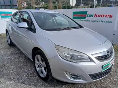 Vendo Opel Astra 2010 - 5450 EUR, 144431 km - AUTO.MOTO.pt