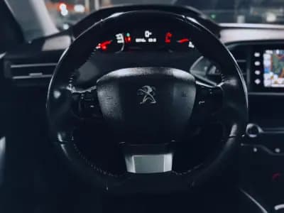 Sell Peugeot 308 2013 - 12990 EUR, 158740 km - AUTO.MOTO.pt