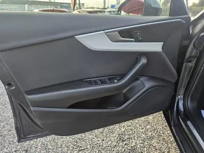 Vendo Audi A4 Avant 2018 - 22800 EUR, 104924 km - AUTO.MOTO.pt