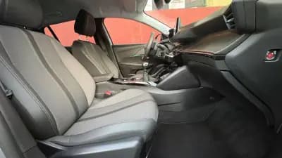 Vendo Peugeot 208 2023 - 14900 EUR, 13500 km - AUTO.MOTO.pt