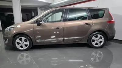 Vendo Renault Grand Scénic 2012 - 9990 EUR, 188000 km - AUTO.MOTO.pt