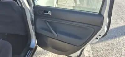 Sell Volkswagen Passat 2002 - 4400 EUR, 299900 km - AUTO.MOTO.pt