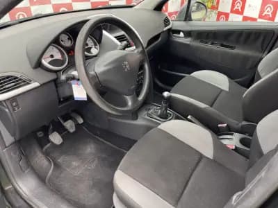 Vendo Peugeot 207 2009 - 5990 EUR, 180168 km - AUTO.MOTO.pt