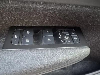 Sell Volvo XC 40 2021 - 31500 EUR, 77000 km - AUTO.MOTO.pt