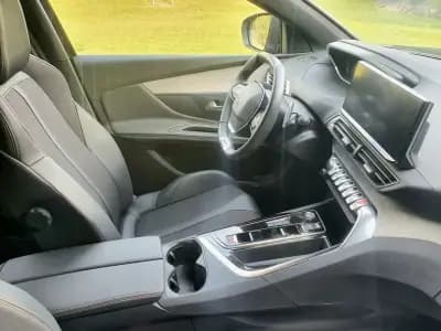 Vendo Peugeot 3008 2023 - 26990 EUR, 44700 km - AUTO.MOTO.pt