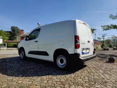 Vendo Peugeot Partner 1.5 BlueHDi Pro Standard 2021 - 13990 EUR, 113662 km - AUTO.MOTO.pt