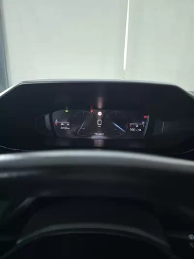 Vendo Peugeot 308 2022 - 22650 EUR, 61135 km - AUTO.MOTO.pt