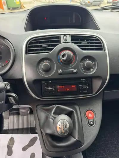 Vendo Renault Kangoo 2020 - 12250 EUR, 171129 km - AUTO.MOTO.pt