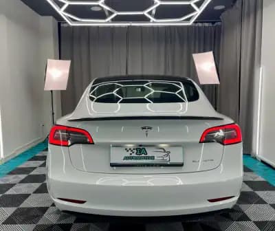 Vendo Tesla Model 3 2019 - 20250 EUR, 179000 km - AUTO.MOTO.pt