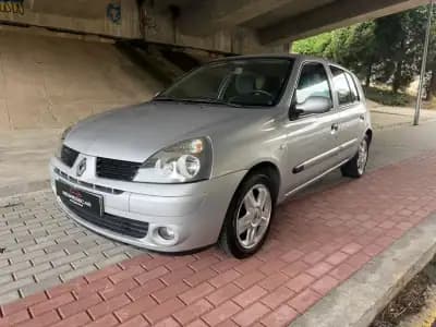 Vendo Renault Clio 2005 - 3990 EUR, 149000 km - AUTO.MOTO.pt