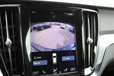 Vendo Volvo V60 2020 - 26400 EUR, 128429 km - AUTO.MOTO.pt