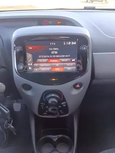 Vendo Peugeot 108 2019 - 10900 EUR, 69649 km - AUTO.MOTO.pt