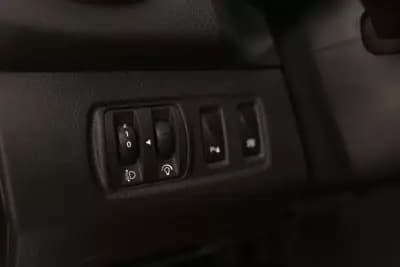 Vendo Renault Clio 2016 - 10900 EUR, 146780 km - AUTO.MOTO.pt