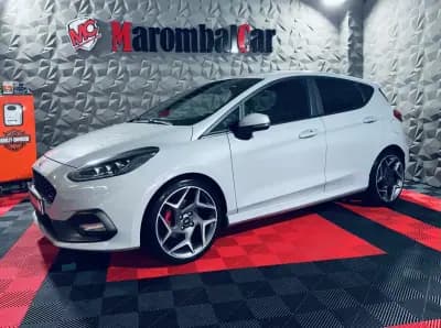 Sell Ford Fiesta 2019 - 21990 EUR, 151232 km - AUTO.MOTO.pt