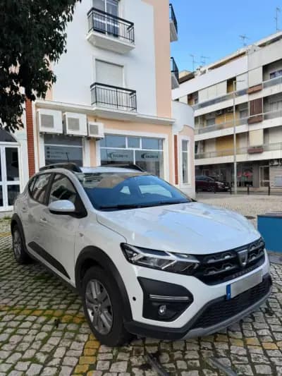 Vendo Dacia Sandero 2022 - 16850 EUR, 12275 km - AUTO.MOTO.pt