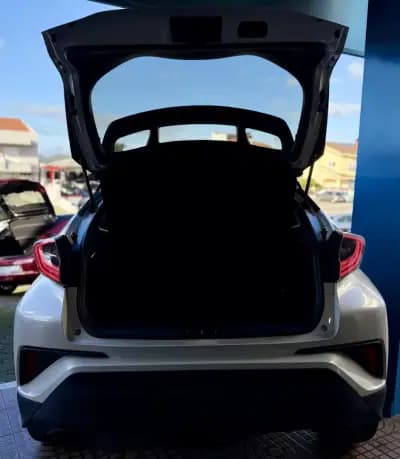 Vendo Toyota C-HR 2019 - 23950 EUR, 95000 km - AUTO.MOTO.pt