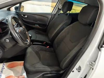 Vendo Renault Clio 2019 - 10990 EUR, 99000 km - AUTO.MOTO.pt