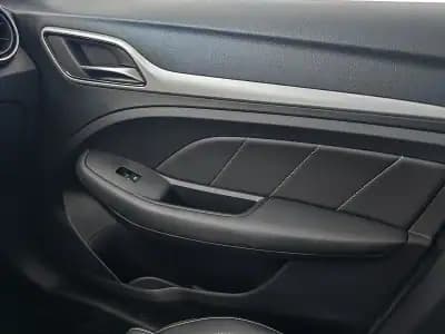 Sell MG ZS 2020 - 19250 EUR, 15000 km - AUTO.MOTO.pt