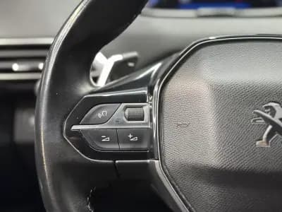 Vendo Peugeot 3008 2020 - 20100 EUR, 142000 km - AUTO.MOTO.pt