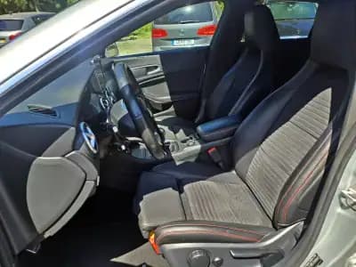 Vendo Mercedes-Benz CLA 180 2016 - 17490 EUR, 178000 km - AUTO.MOTO.pt