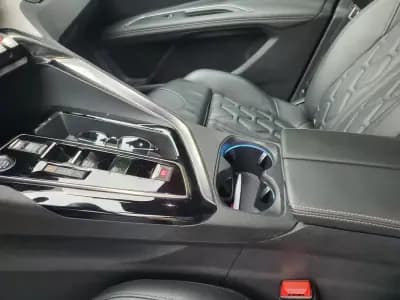 Vendo Peugeot 3008 2023 - 28890 EUR, 27600 km - AUTO.MOTO.pt