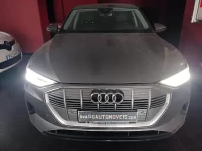 Vendo Audi e-tron 2020 - 26900 EUR, 91000 km - AUTO.MOTO.pt